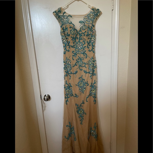 Women’s formal/ Party Dress - Picture 1 of 5